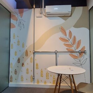 Mural pintado à mão pelo Pólen
