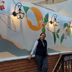 Mural pintado à mão pelo Pólen