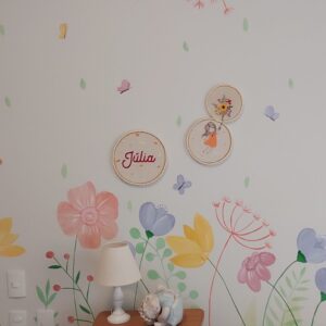 Mural pintado à mão pelo Pólen